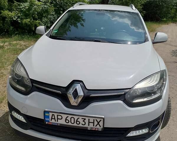 Белый Рено Меган, объемом двигателя 1.5 л и пробегом 200 тыс. км за 9800 $, фото 1 на Automoto.ua