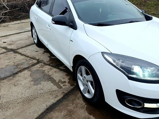 Белый Рено Меган, объемом двигателя 1.5 л и пробегом 267 тыс. км за 8900 $, фото 1 на Automoto.ua