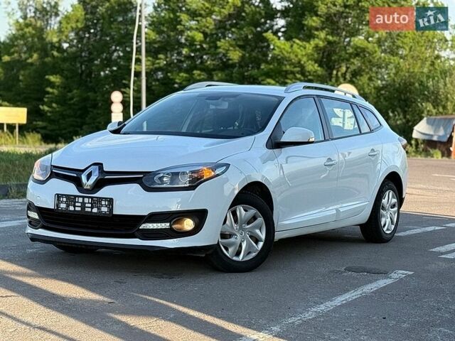 Белый Рено Меган, объемом двигателя 1.5 л и пробегом 220 тыс. км за 8250 $, фото 1 на Automoto.ua