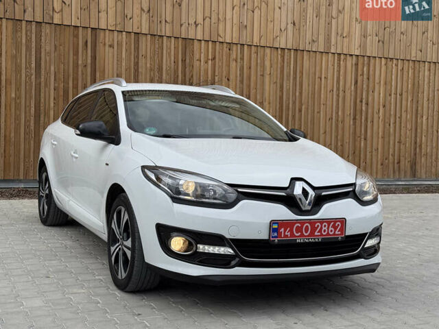 Белый Рено Меган, объемом двигателя 1.6 л и пробегом 172 тыс. км за 10200 $, фото 1 на Automoto.ua