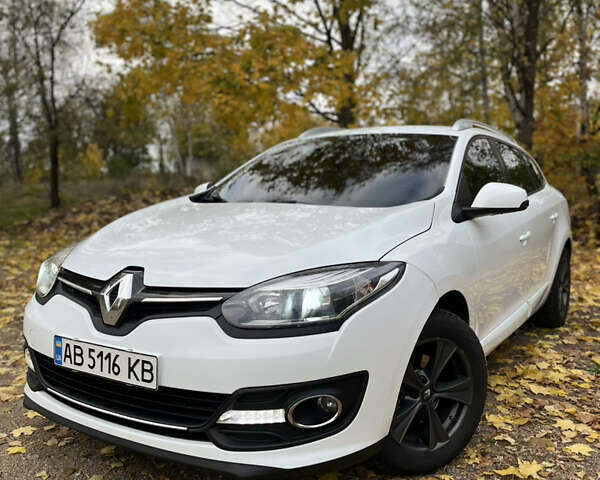 Белый Рено Меган, объемом двигателя 1.46 л и пробегом 272 тыс. км за 8500 $, фото 1 на Automoto.ua