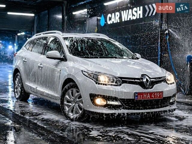 Белый Рено Меган, объемом двигателя 1.5 л и пробегом 247 тыс. км за 7700 $, фото 1 на Automoto.ua