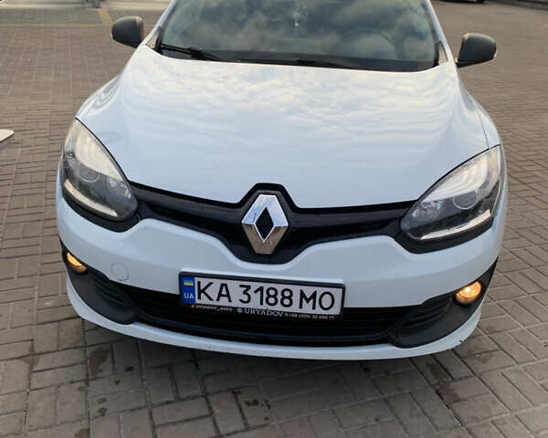 Белый Рено Меган, объемом двигателя 1.46 л и пробегом 247 тыс. км за 8000 $, фото 1 на Automoto.ua