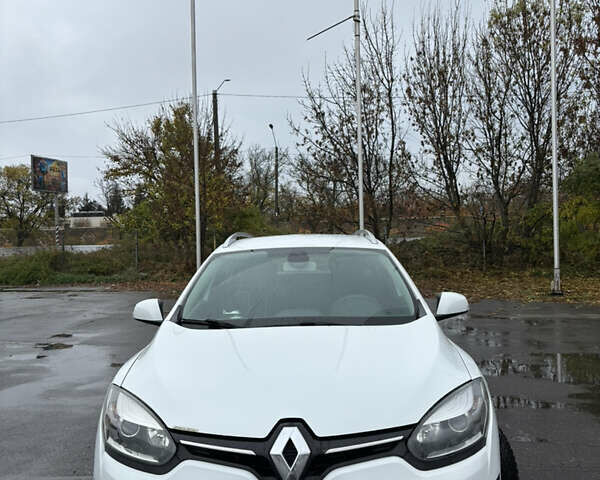 Белый Рено Меган, объемом двигателя 1.5 л и пробегом 242 тыс. км за 8700 $, фото 1 на Automoto.ua