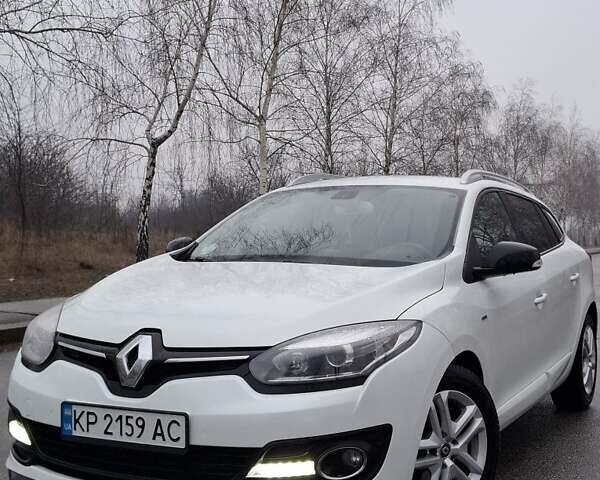 Белый Рено Меган, объемом двигателя 1.6 л и пробегом 220 тыс. км за 9700 $, фото 1 на Automoto.ua