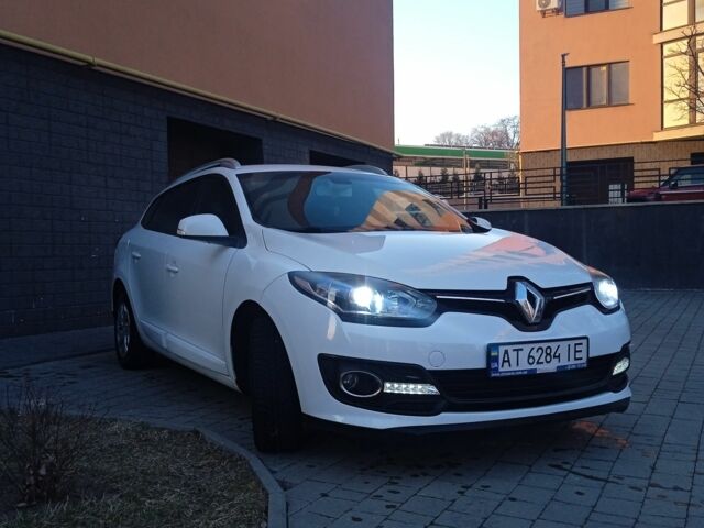 Белый Рено Меган, объемом двигателя 1.5 л и пробегом 254 тыс. км за 7850 $, фото 1 на Automoto.ua