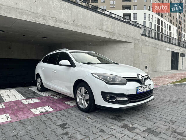 Белый Рено Меган, объемом двигателя 1.46 л и пробегом 320 тыс. км за 7999 $, фото 1 на Automoto.ua