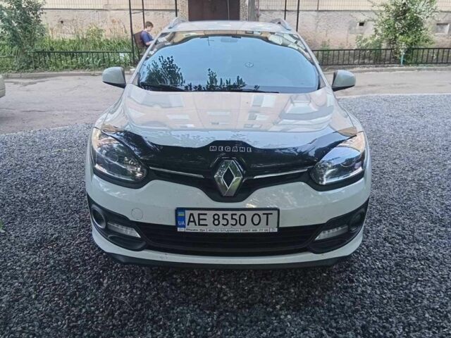 Белый Рено Меган, объемом двигателя 1.5 л и пробегом 240 тыс. км за 7000 $, фото 1 на Automoto.ua