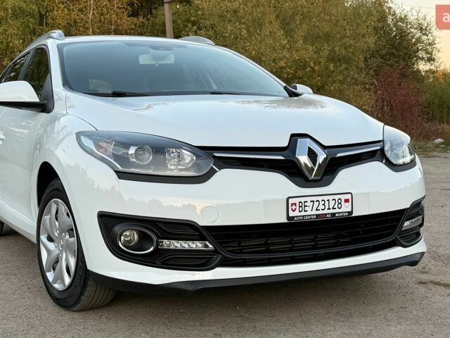 Белый Рено Меган, объемом двигателя 1.5 л и пробегом 250 тыс. км за 8150 $, фото 1 на Automoto.ua