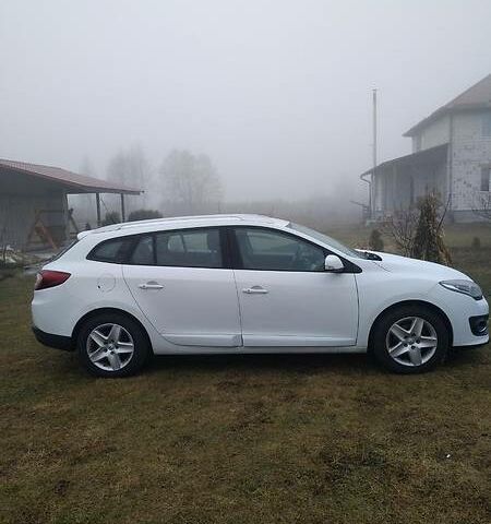 Белый Рено Меган, объемом двигателя 1.5 л и пробегом 245 тыс. км за 9000 $, фото 1 на Automoto.ua