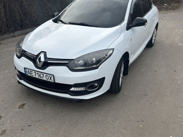 Белый Рено Меган, объемом двигателя 1.46 л и пробегом 323 тыс. км за 8600 $, фото 1 на Automoto.ua