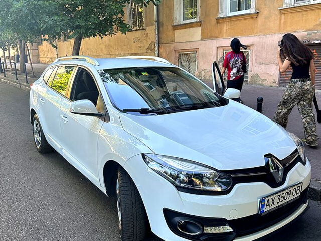 Белый Рено Меган, объемом двигателя 1.5 л и пробегом 198 тыс. км за 9500 $, фото 1 на Automoto.ua