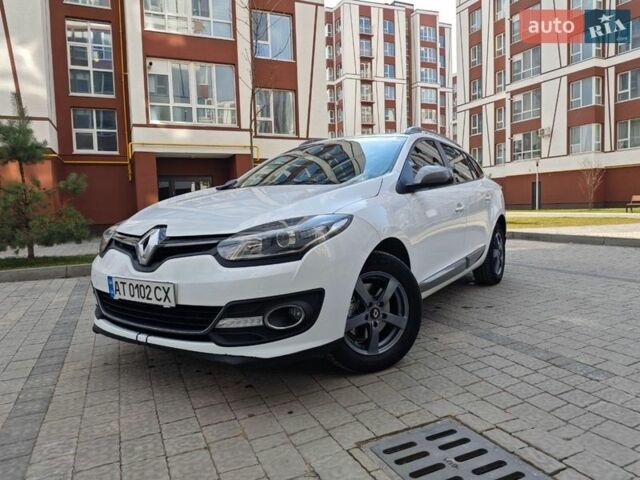 Белый Рено Меган, объемом двигателя 1.46 л и пробегом 300 тыс. км за 8000 $, фото 1 на Automoto.ua