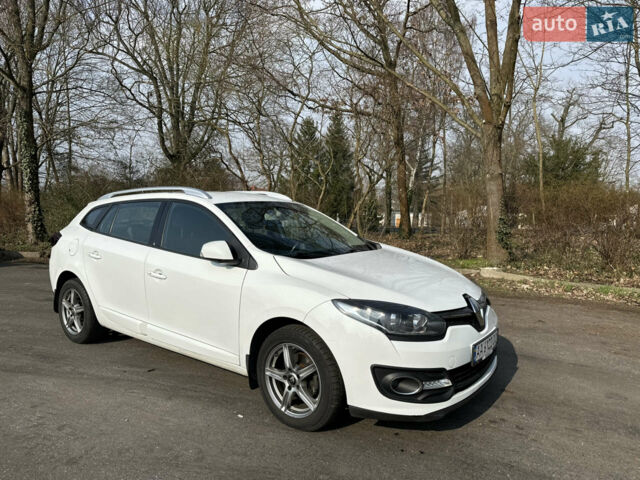 Белый Рено Меган, объемом двигателя 1.46 л и пробегом 255 тыс. км за 9999 $, фото 1 на Automoto.ua