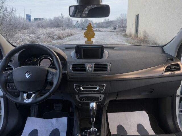 Білий Рено Меган, об'ємом двигуна 1.5 л та пробігом 190 тис. км за 9300 $, фото 1 на Automoto.ua