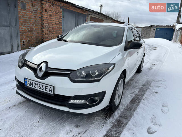 Белый Рено Меган, объемом двигателя 1.46 л и пробегом 198 тыс. км за 8800 $, фото 1 на Automoto.ua