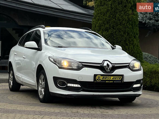 Белый Рено Меган, объемом двигателя 1.46 л и пробегом 243 тыс. км за 8850 $, фото 1 на Automoto.ua