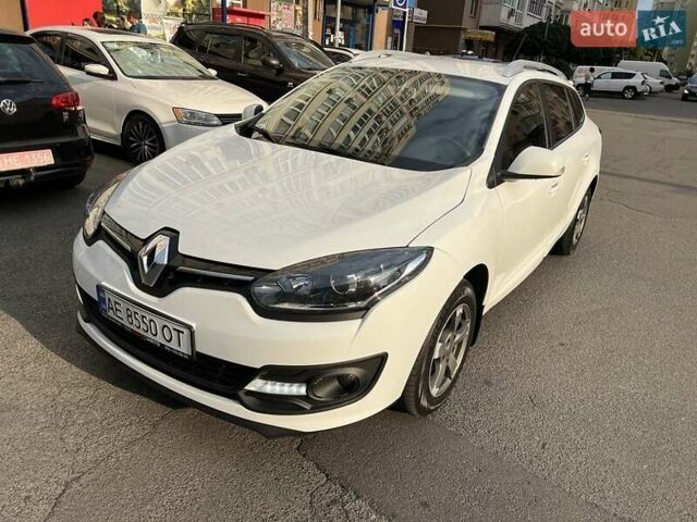 Білий Рено Меган, об'ємом двигуна 1.5 л та пробігом 225 тис. км за 8400 $, фото 1 на Automoto.ua