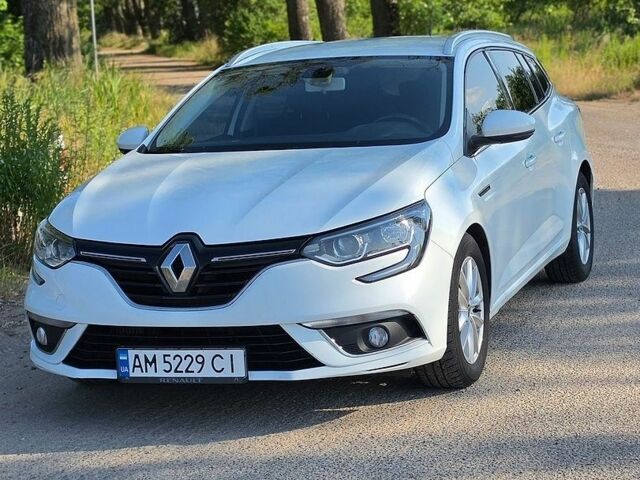 Білий Рено Меган, об'ємом двигуна 1.46 л та пробігом 112 тис. км за 10500 $, фото 1 на Automoto.ua