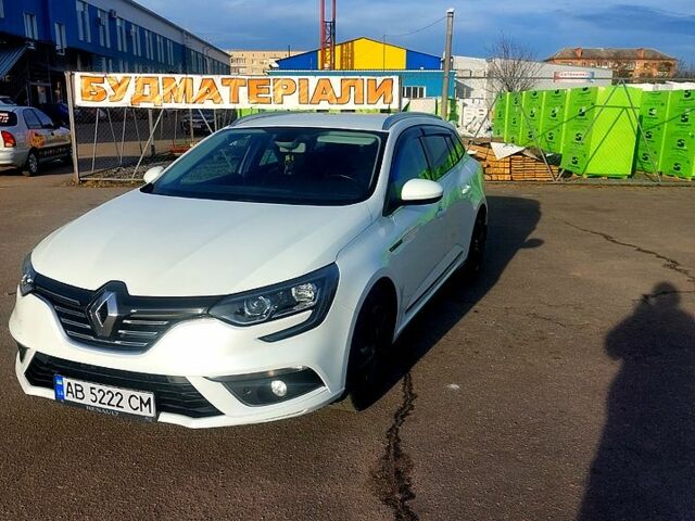 Белый Рено Меган, объемом двигателя 1.5 л и пробегом 211 тыс. км за 12500 $, фото 1 на Automoto.ua