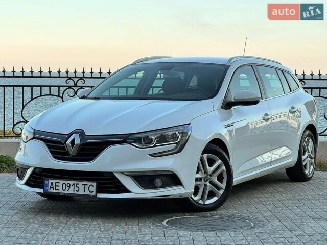Белый Рено Меган, объемом двигателя 1.5 л и пробегом 202 тыс. км за 9900 $, фото 1 на Automoto.ua