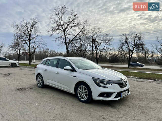 Белый Рено Меган, объемом двигателя 1.5 л и пробегом 275 тыс. км за 11200 $, фото 1 на Automoto.ua