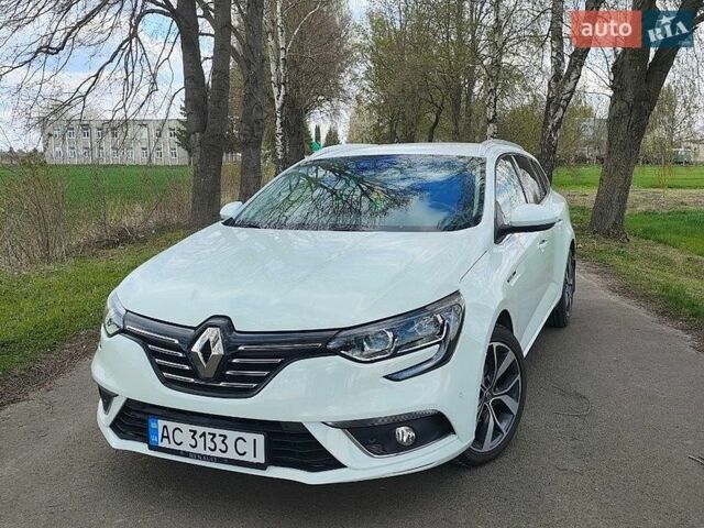 Белый Рено Меган, объемом двигателя 1.46 л и пробегом 74 тыс. км за 13999 $, фото 1 на Automoto.ua