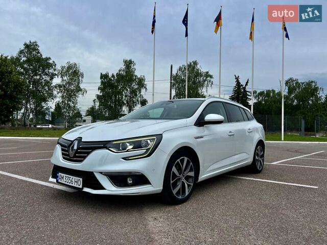 Белый Рено Меган, объемом двигателя 1.46 л и пробегом 222 тыс. км за 11400 $, фото 1 на Automoto.ua
