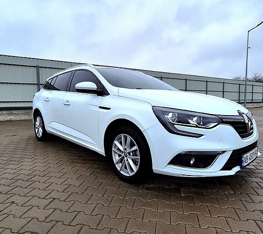 Білий Рено Меган, об'ємом двигуна 1.5 л та пробігом 238 тис. км за 11600 $, фото 1 на Automoto.ua