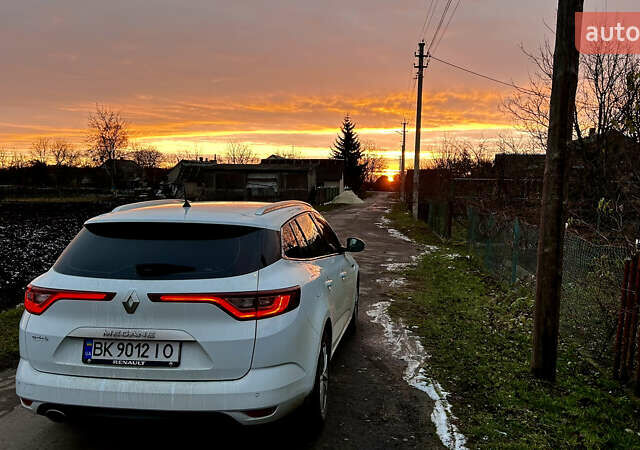 Белый Рено Меган, объемом двигателя 1.46 л и пробегом 209 тыс. км за 12400 $, фото 1 на Automoto.ua