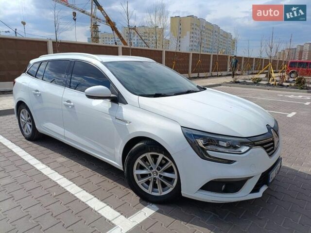 Белый Рено Меган, объемом двигателя 1.5 л и пробегом 228 тыс. км за 12999 $, фото 1 на Automoto.ua