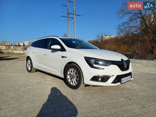 Белый Рено Меган, объемом двигателя 1.5 л и пробегом 265 тыс. км за 10799 $, фото 1 на Automoto.ua