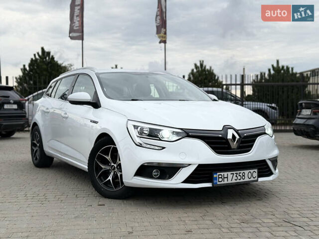 Белый Рено Меган, объемом двигателя 1.46 л и пробегом 193 тыс. км за 10899 $, фото 1 на Automoto.ua