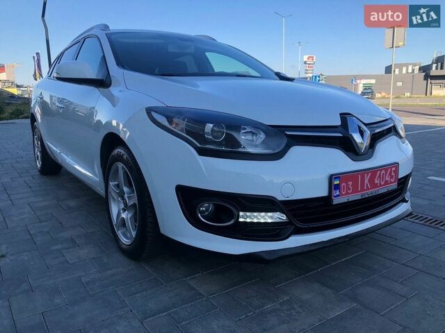 Белый Рено Меган, объемом двигателя 1.5 л и пробегом 250 тыс. км за 8900 $, фото 1 на Automoto.ua