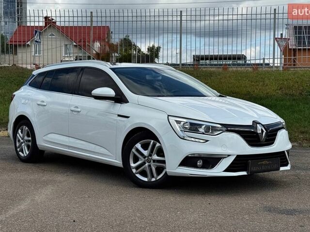 Белый Рено Меган, объемом двигателя 1.46 л и пробегом 237 тыс. км за 11500 $, фото 1 на Automoto.ua