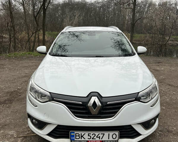 Білий Рено Меган, об'ємом двигуна 1.46 л та пробігом 168 тис. км за 11599 $, фото 1 на Automoto.ua