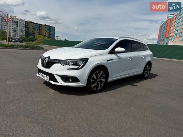 Белый Рено Меган, объемом двигателя 1.46 л и пробегом 148 тыс. км за 13100 $, фото 1 на Automoto.ua