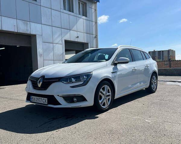 Белый Рено Меган, объемом двигателя 1.46 л и пробегом 250 тыс. км за 11500 $, фото 1 на Automoto.ua