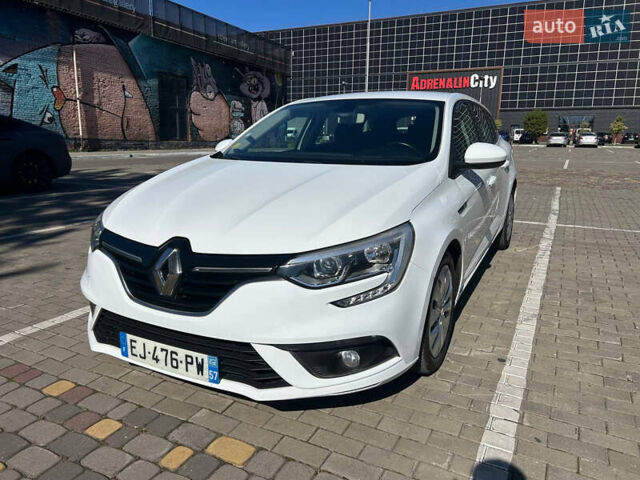 Белый Рено Меган, объемом двигателя 1.46 л и пробегом 217 тыс. км за 11750 $, фото 1 на Automoto.ua