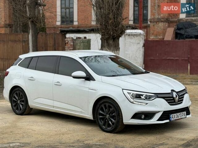 Белый Рено Меган, объемом двигателя 1.5 л и пробегом 250 тыс. км за 10999 $, фото 1 на Automoto.ua