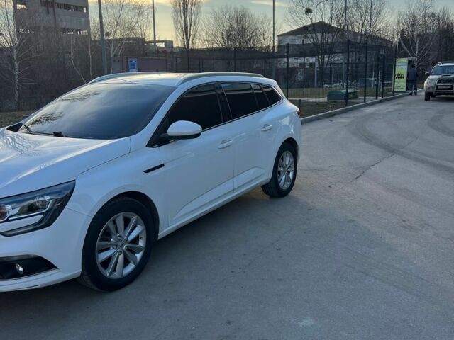 Белый Рено Меган, объемом двигателя 1.46 л и пробегом 195 тыс. км за 12100 $, фото 1 на Automoto.ua