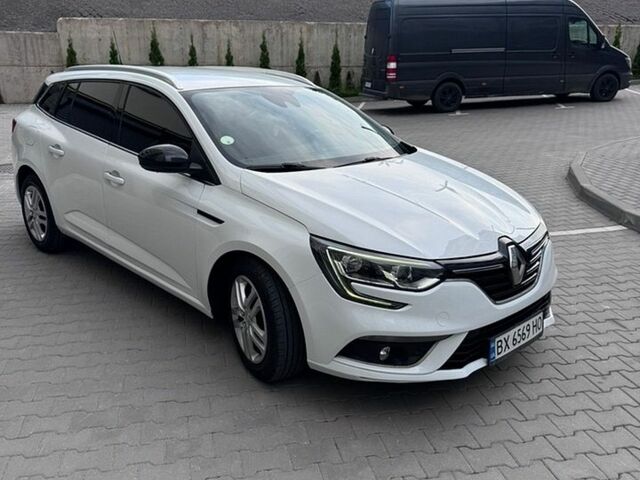Белый Рено Меган, объемом двигателя 1.46 л и пробегом 230 тыс. км за 11300 $, фото 1 на Automoto.ua