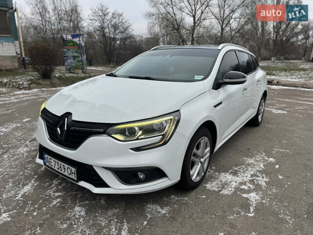 Білий Рено Меган, об'ємом двигуна 1.5 л та пробігом 170 тис. км за 10700 $, фото 1 на Automoto.ua