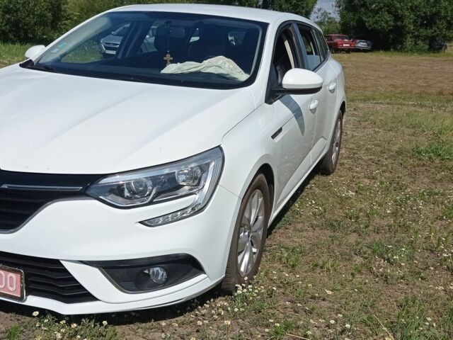 Белый Рено Меган, объемом двигателя 0 л и пробегом 210 тыс. км за 11700 $, фото 1 на Automoto.ua