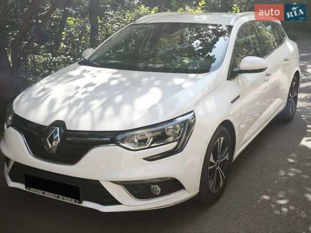 Білий Рено Меган, об'ємом двигуна 1.46 л та пробігом 200 тис. км за 11500 $, фото 1 на Automoto.ua