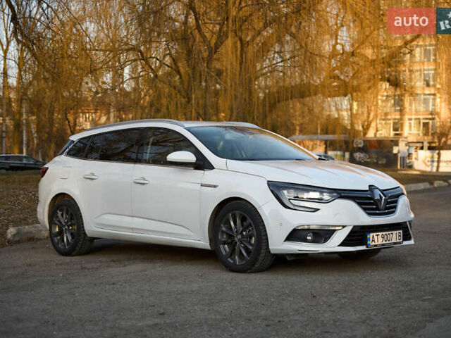 Белый Рено Меган, объемом двигателя 1.46 л и пробегом 226 тыс. км за 13900 $, фото 1 на Automoto.ua