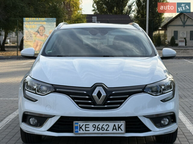 Білий Рено Меган, об'ємом двигуна 1.46 л та пробігом 165 тис. км за 13800 $, фото 1 на Automoto.ua