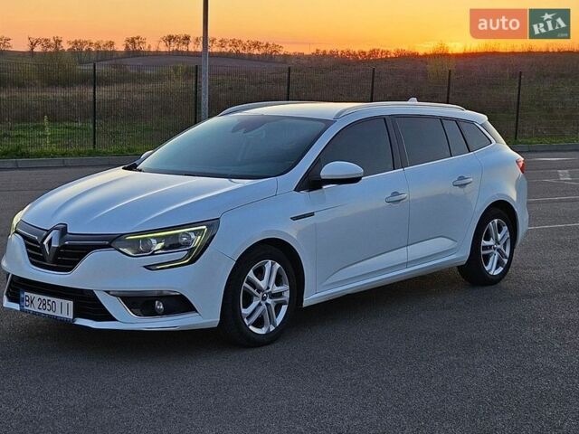 Белый Рено Меган, объемом двигателя 1.46 л и пробегом 254 тыс. км за 10500 $, фото 1 на Automoto.ua