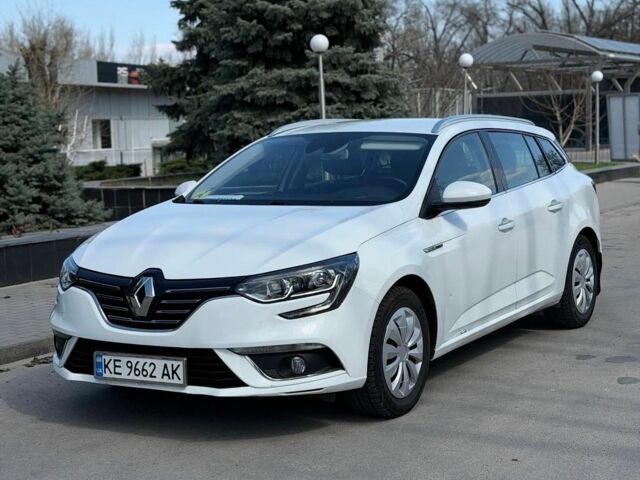 Белый Рено Меган, объемом двигателя 1.46 л и пробегом 167 тыс. км за 12400 $, фото 1 на Automoto.ua