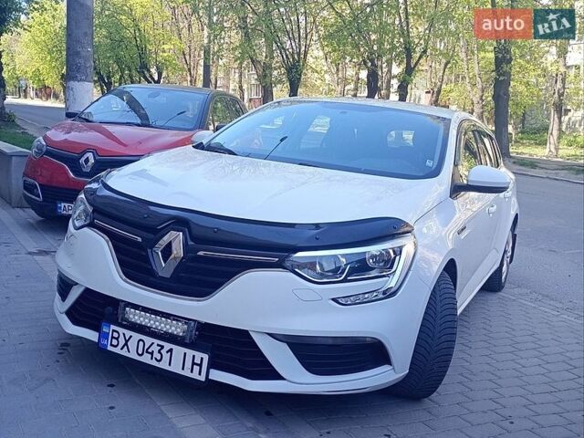 Белый Рено Меган, объемом двигателя 1.46 л и пробегом 188 тыс. км за 14000 $, фото 1 на Automoto.ua